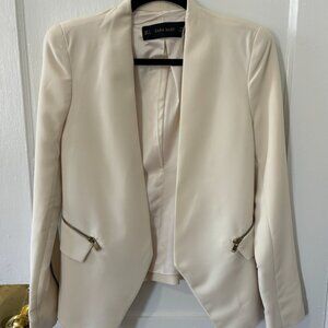 Zara NWOT White Blazer S